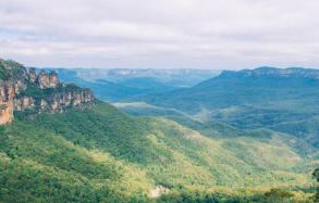 The Three Sisters, Katoomba, Blue Mountains The Three Sisters, Katoomba, Blue Mountains