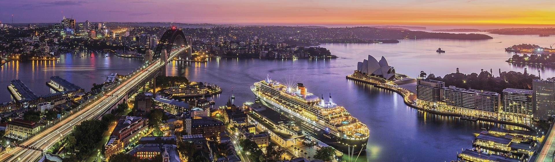 tourist office in sydney Circular Quay at sunrise
